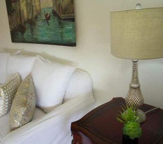 Kingston Luxury Condo Apartment