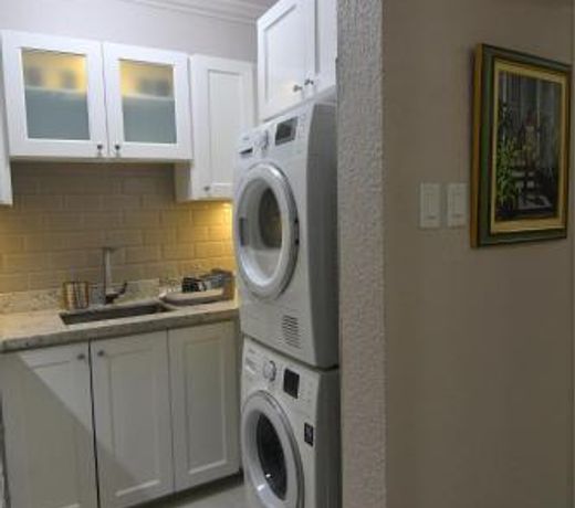 Choose To Be Happy at Ravinia - One Bedroom Apartment