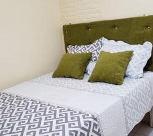 Golden Arches Suites & Guesthouse