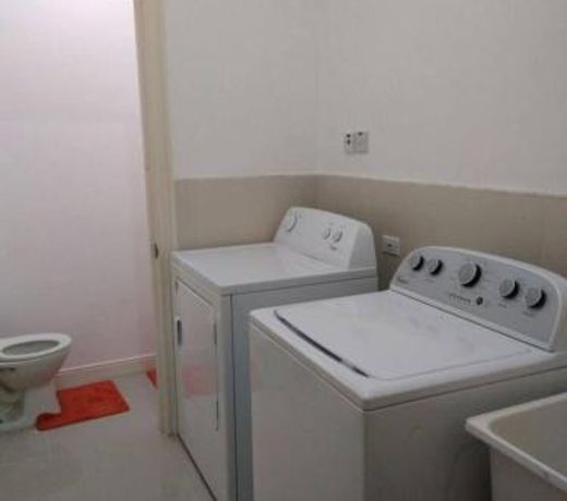 Remarkable 2-Bed Apartment in Kingston