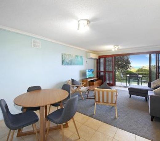 Unit 2, Biriny Lodge, 1686-1689 David Low Way Coolum Beach