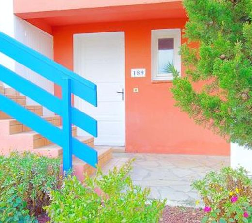 Apartment with one bedroom in Canet en Roussillon with shared pool and furnished garden 2 km from th