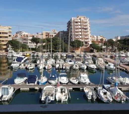 Beau T2 au calme avec parking sublime vue sur port