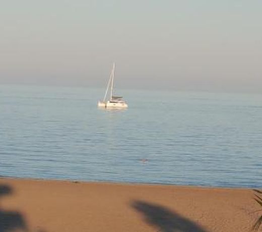 Beau T2 au calme avec parking sublime vue sur port