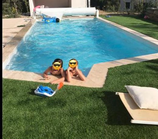 Villa contemporaine piscine cadre familial