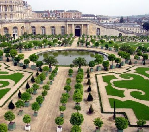 Chic apart Versailles Castle