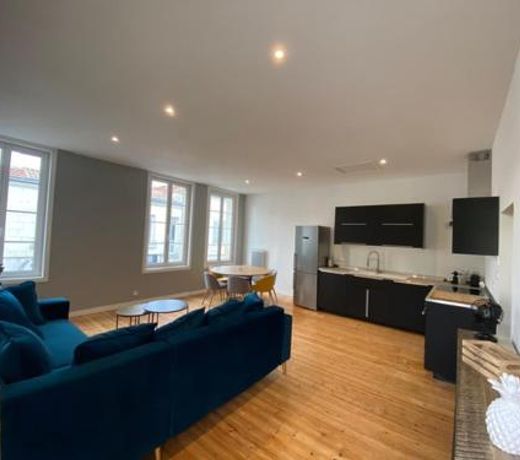 Bel appartement lumineux hypercentre ROCHEFORT