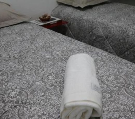 Casa com Quarto Simples ou Duplo a 4 KM do aeroporto de Sao Jose dos Pinhais