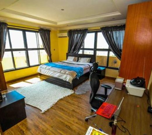 Penthouse 3-Bedroom w Pool, Gym & Ocean View