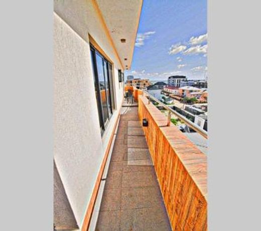 Penthouse 3-Bedroom w Pool, Gym & Ocean View