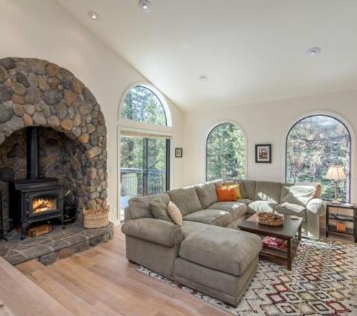 11824 Schussing Way Home