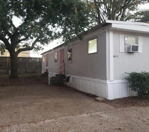 805C Mobile Home Living for Work or Short Stays