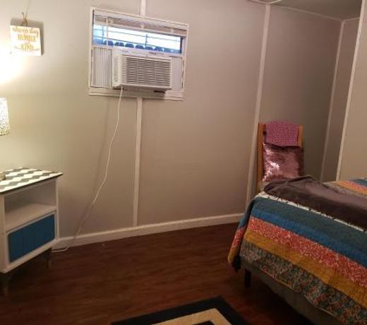 805C Mobile Home Living for Work or Short Stays