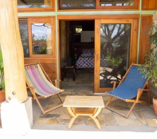 Stunning Studio Suite - AC, Walk to Town and Beach