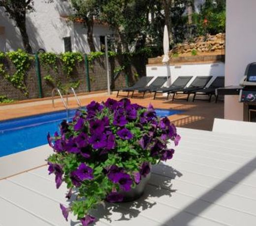 Villa Sierra with Private Pool