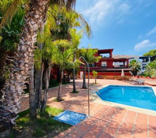 VILLA EN ALMUNECAR
