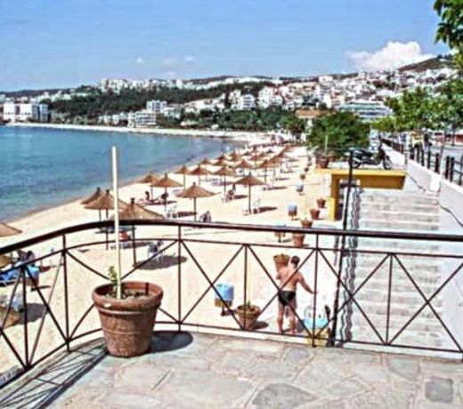 Cosy Seaside Apartment