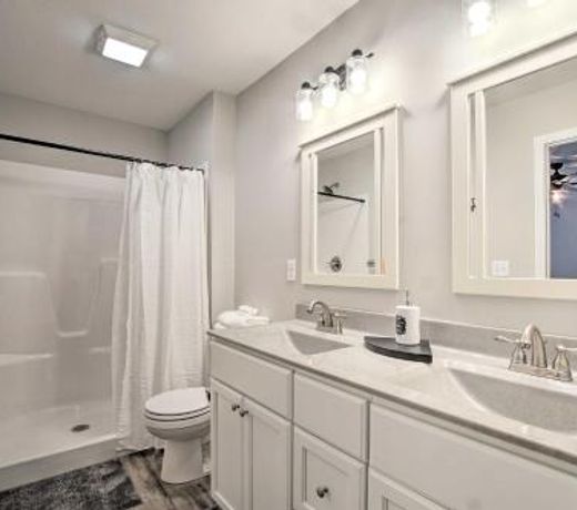 Modern Manhattan Home - 3 Mi to KSU Campus!
