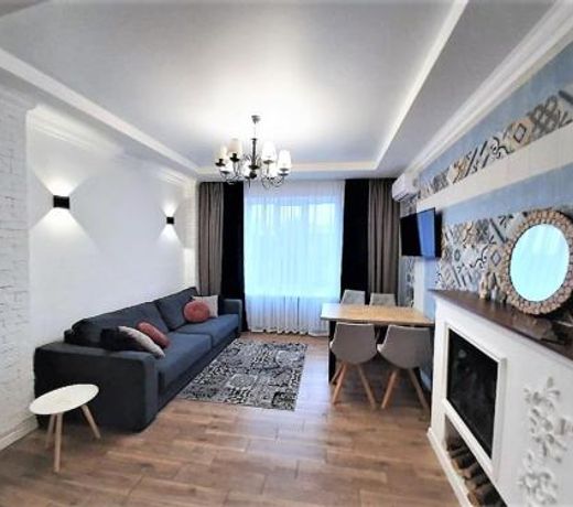 2 BDR apartment near Gorky Park, Center