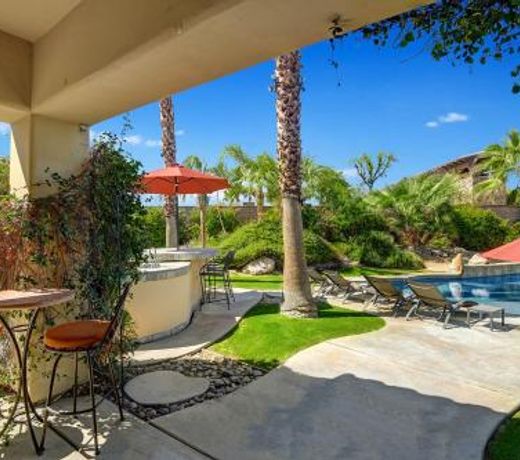 Relaxing 4BR with Pool & Hot Tub - Sleeps 10!