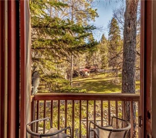 River Bend Lodge, 5 Bedrooms, Sleeps 12, Pool Table, Patio, WiFi