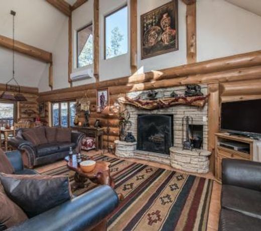 Panther Lodge, 3 Bedrooms, Sleeps 8, WiFi, Jacuzzi, Wood Burning Fireplace