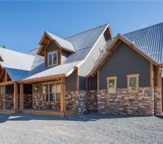 Abbey Lodge, 9 Bedrooms, Sleeps 23, Game Room, WiFi, Hot Tub
