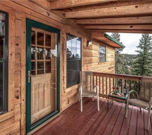 Garey's Deer Haven, 3 Bedrooms, Sleeps 8, Pet Friendly, Gas Fireplace