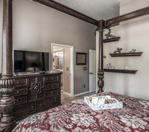 Mountain Soiree, 4 Bedrooms, Fireplace, Hot Tub, Covered Deck, Sleeps 8