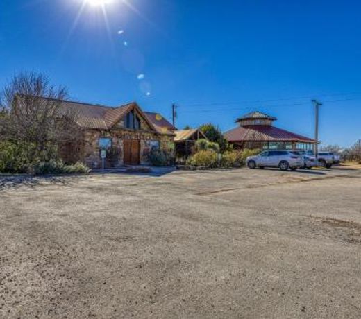The Plum @ Mendelbaum Winery Guest Cabins