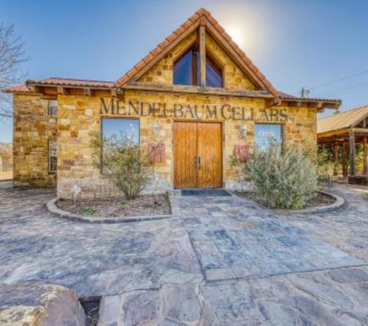 EAST Loft @ Mendelbaum Cellars