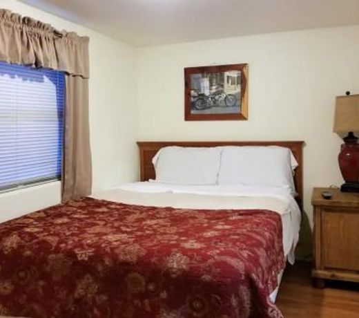 The Fig @ Mendelbaum Winery Guest Cabins