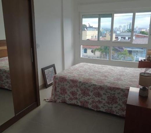 Apto. 3 dorm. entre Praia da Cal e Lagoa Violão