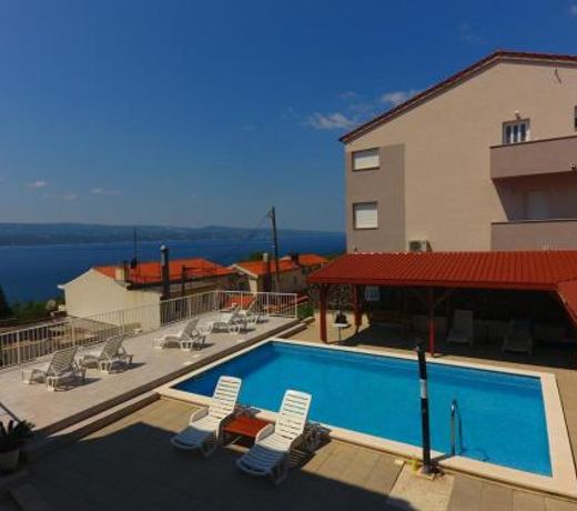 Apartments and rooms with a swimming pool Lokva Rogoznica, Omis - 18328