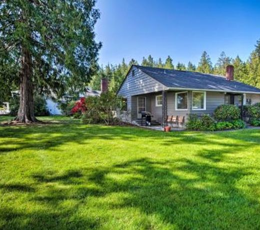 Waterfront Home - Easy Access to Olympic Peninsula