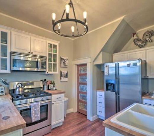 Red Lodge Home on Broadway - 15 Min to Ski Resort!