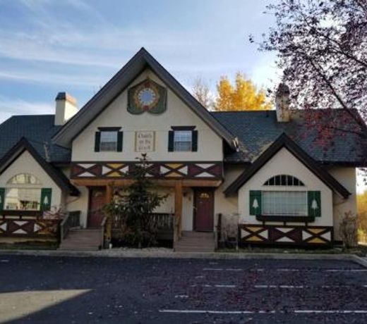 3 Bedroom Chalet on the Creek