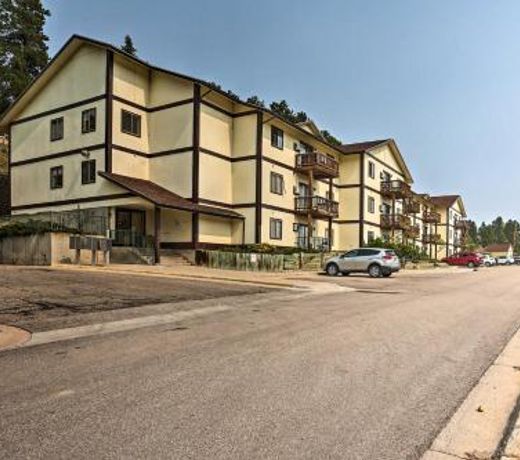 Stylish, Updated Black Hills Condo with Shared Patio