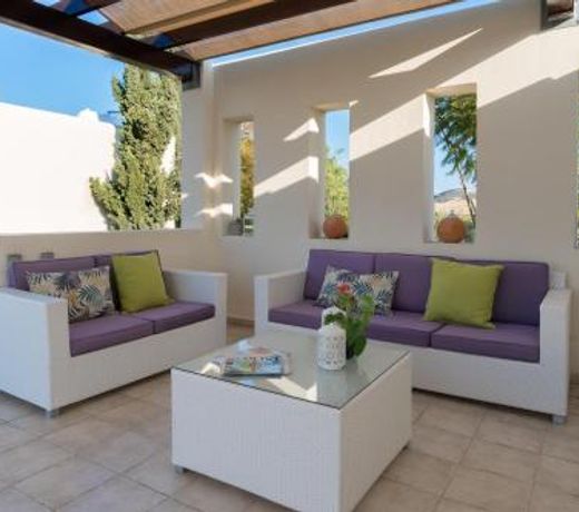 2 bedroom Villa Harubi with private pool, Aphrodite Hills Resort