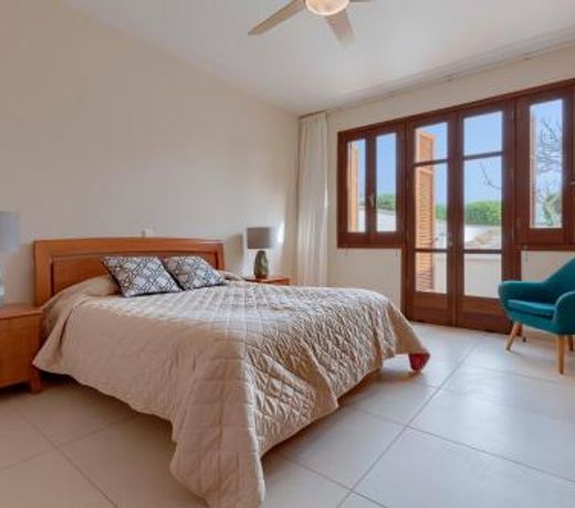 Villa in Kouklia Sleeps 10 includes Swimming pool Air Con and WiFi 1 2