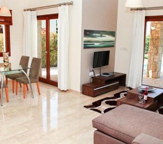 Villa in Kouklia Sleeps 4 includes Swimming pool Air Con and WiFi 2 0