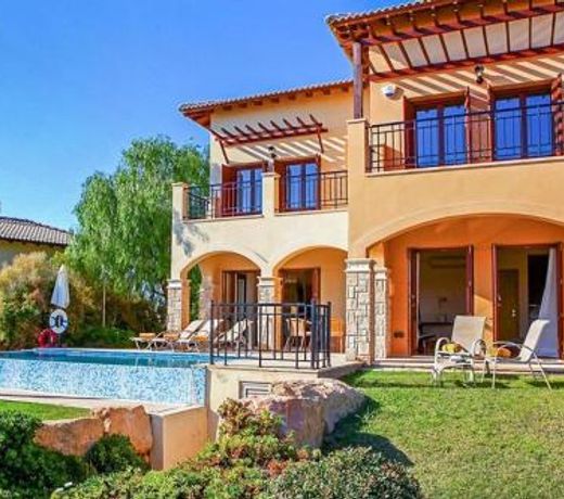 Villa in Kouklia Sleeps 4 includes Swimming pool Air Con and WiFi 1