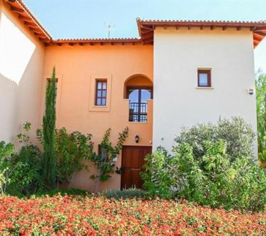 Villa in Kouklia Sleeps 4 includes Swimming pool Air Con and WiFi 1