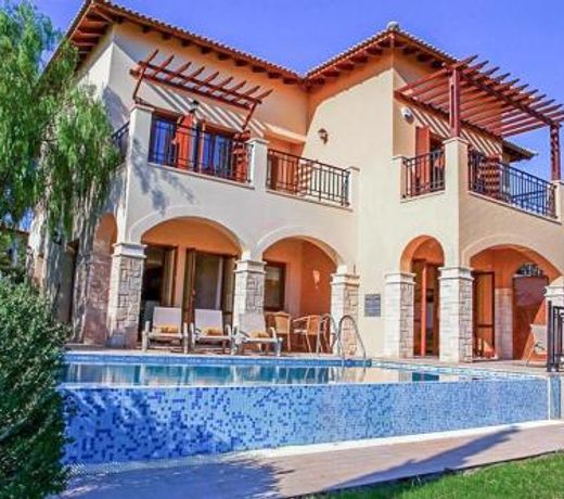 Villa in Kouklia Sleeps 4 includes Swimming pool Air Con and WiFi 1