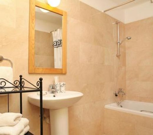Villa in Kouklia Sleeps 10 includes Swimming pool and Air Con 8