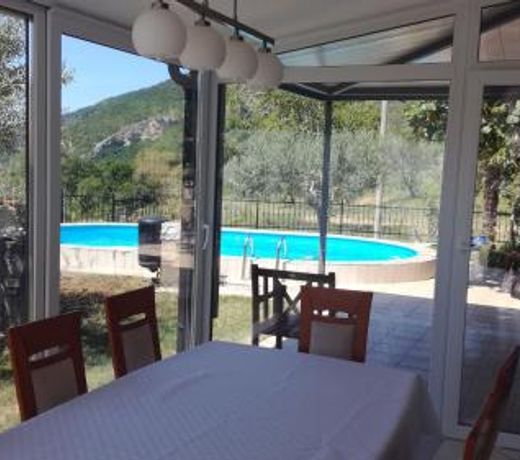 VILLA CEH