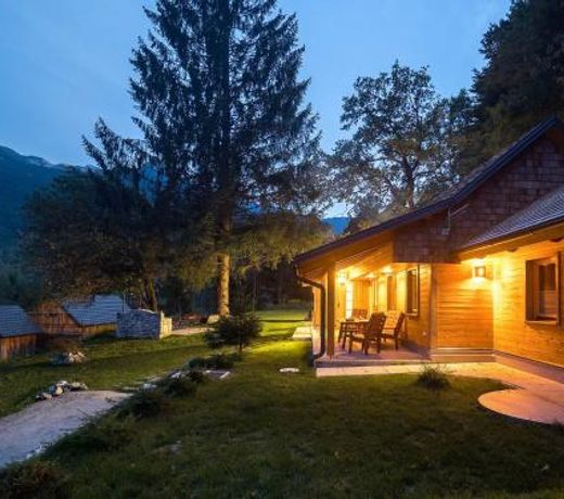 Bohinj Cottage Pr' Maricki - house in nature with hot tub & sauna