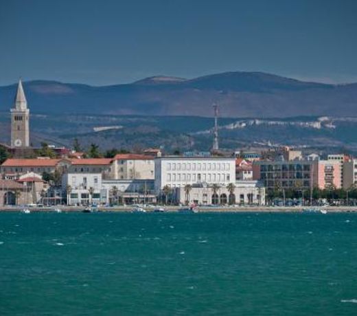 Feel the colors of beautiful Koper - GREEN