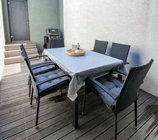 Seaview Apt Koper 1
