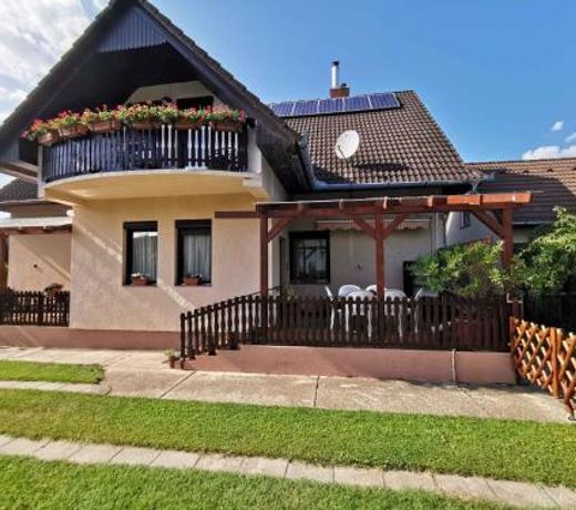 Apartment in Balatonkeresztur 26302
